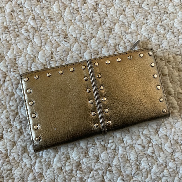 MICHAEL KORS gold purse and matching wallet - Picture 12 of 15
